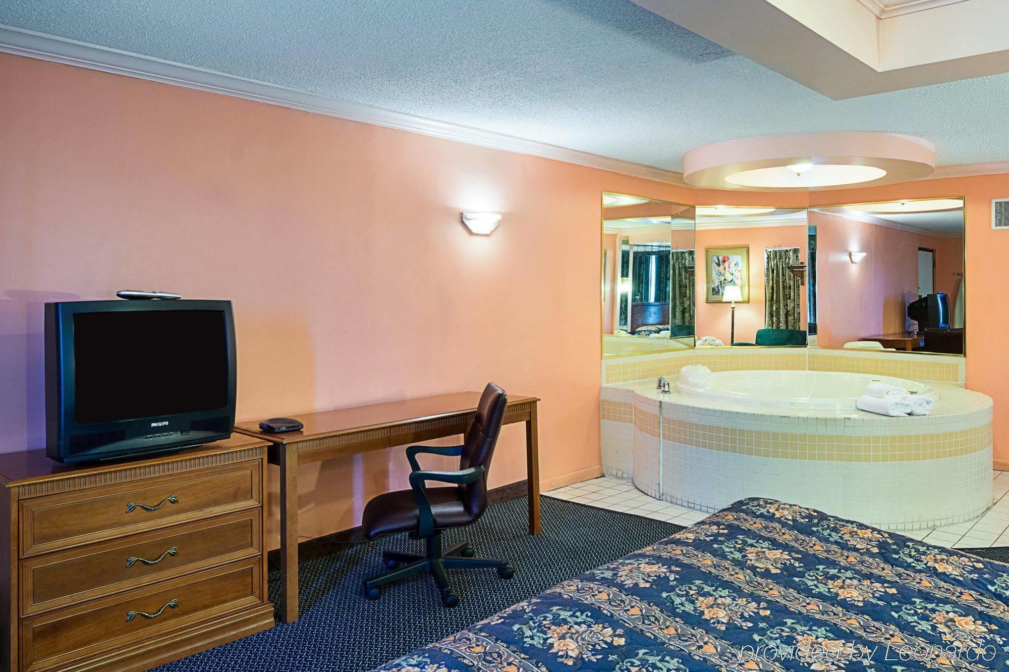 Travel Inn New Castle Airport Eksteriør billede